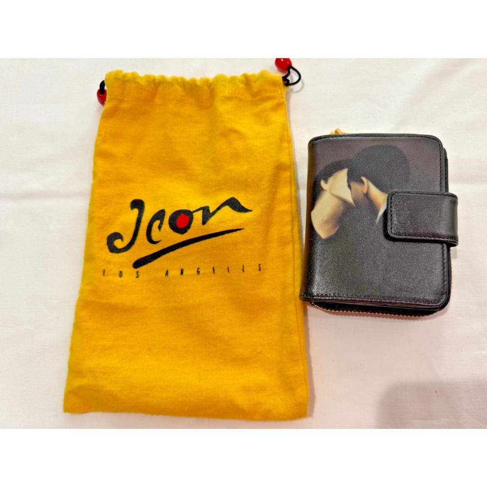 Icon Los Angeles Leather Wallet Couple Kissing w Dust Bag Zip Around Snap Small